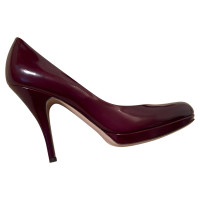 Salvatore Ferragamo Pumps in Bordeaux 