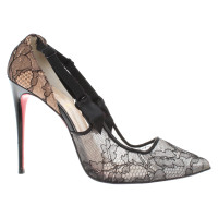 Christian Louboutin pumps met kanten rand