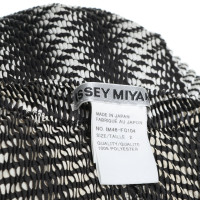 Issey Miyake Elastic skirt with pattern