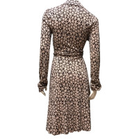 Diane Von Furstenberg Kleid aus Viskose in Taupe