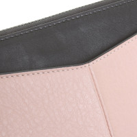 Narciso Rodriguez clutch in roze