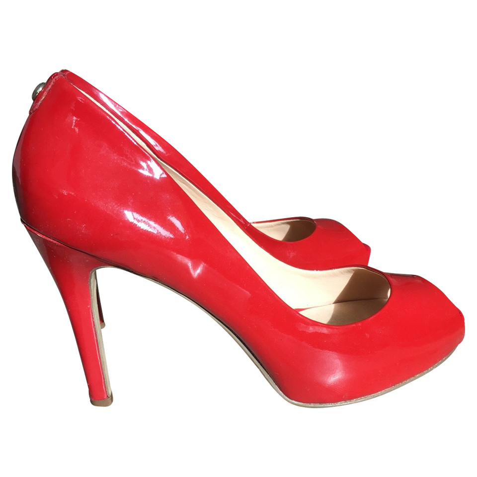 Guess Pumps/Peeptoes en Cuir verni en Rouge