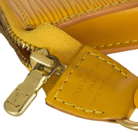 Louis Vuitton "Pochette accessoires EPI ' in geel 