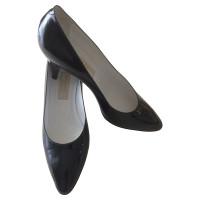 Nina Ricci cuir verni pumps