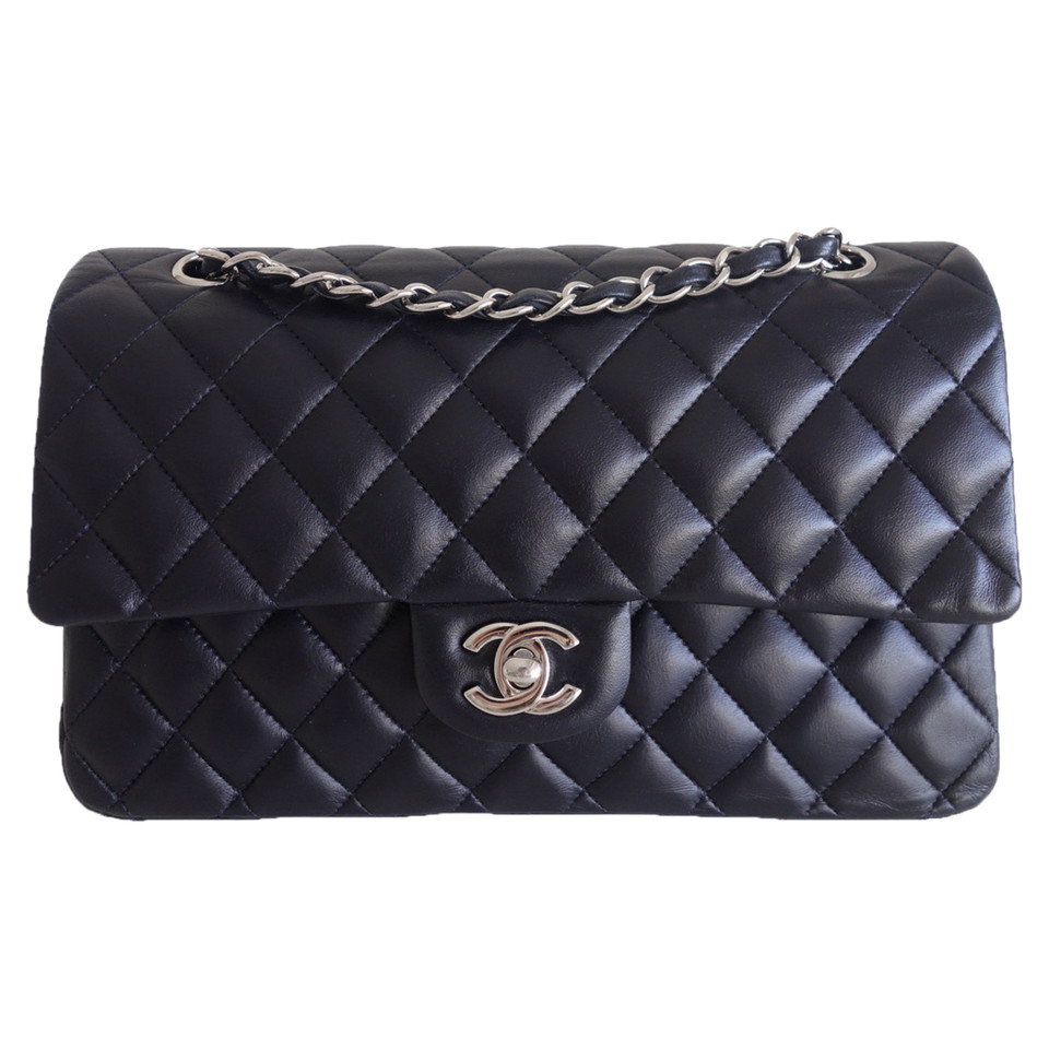 Chanel Classic Flap Bag Medium in Pelle in Blu