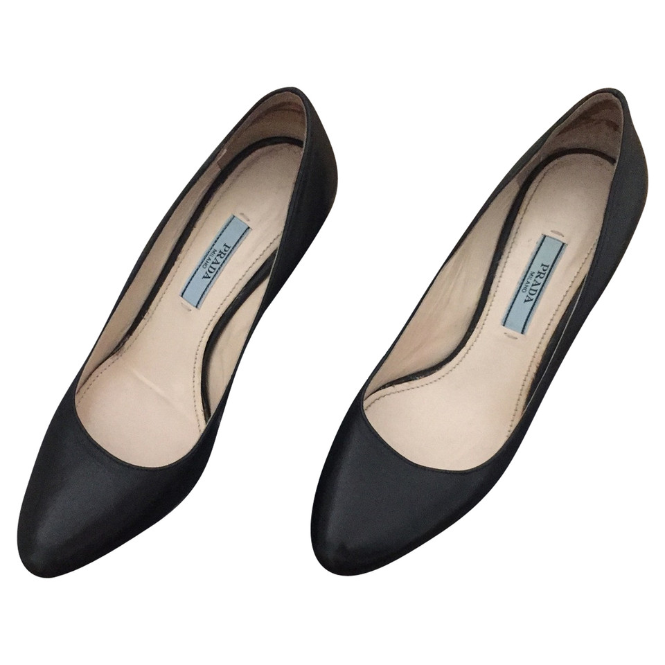 Prada Pumps/Peeptoes en Cuir en Noir