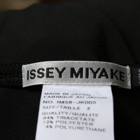 Issey Miyake Jurk in Zwart