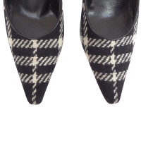 Burberry pumps with check pattern