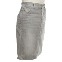 Closed skirt in Gray