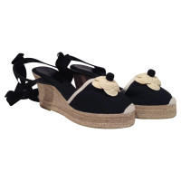 Chanel Espadrilles mit Camelie