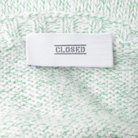 Closed Knitted sweater in green / white