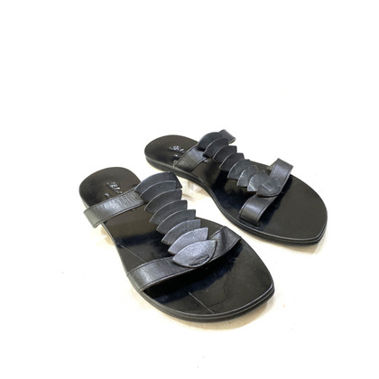 Robert Clergerie Sandals Patent leather in Black