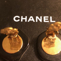 Chanel Ohrring in Weiß