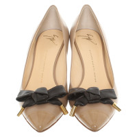 Giuseppe Zanotti Pumps/Peeptoes aus Leder in Beige