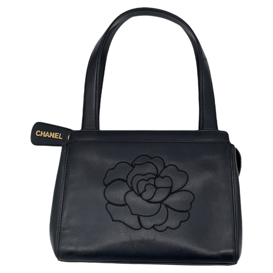 Chanel Camélia Leather in Black