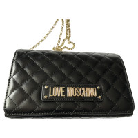 Moschino Love Umhängetasche aus Leder in Schwarz