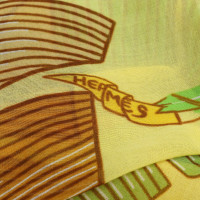 Hermès Tuch mit tropischem Print