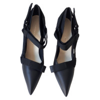 Victoria Beckham Pumps/Peeptoes en Cuir en Noir