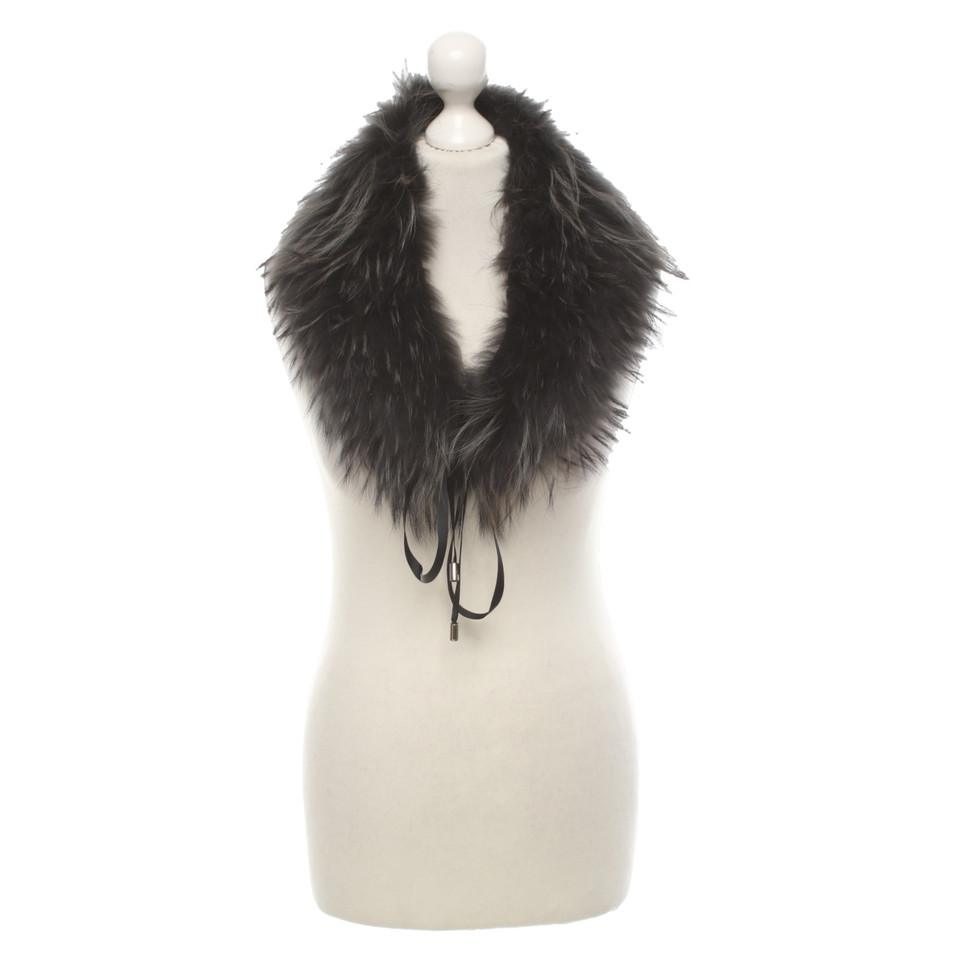 Yves Salomon Scarf/Shawl Fur in Black