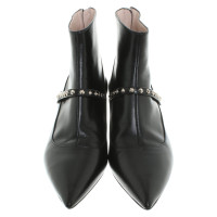 Miu Miu Stiefeletten in Schwarz