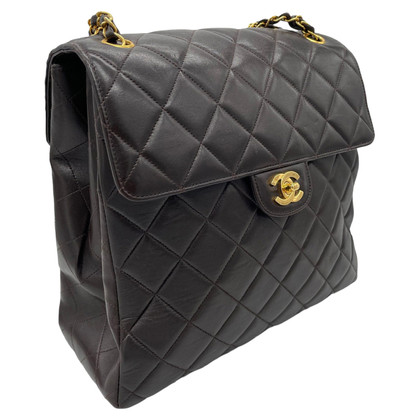 Chanel Classic Flap Bag in Pelle in Marrone