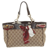 Gucci Handtasche mit Seidentuch