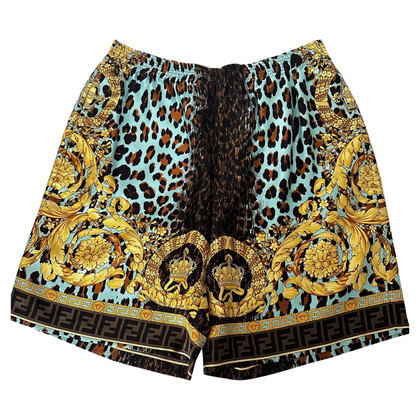 Versace Shorts aus Seide in Gold