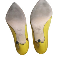 Dolce & Gabbana pumps in geel