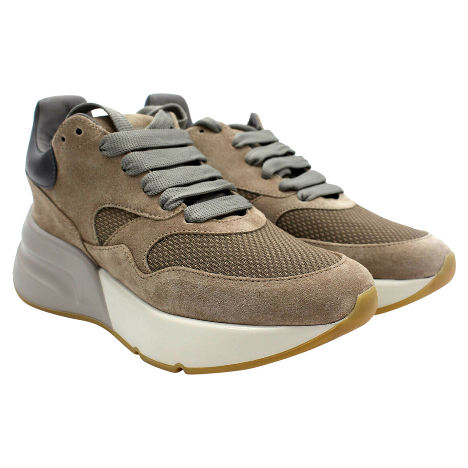 Alexander McQueen Sneakers aus Leder in Beige