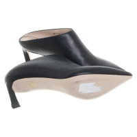 Stuart Weitzman Leer Mules in zwart