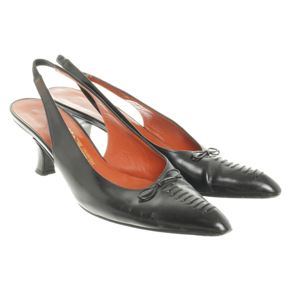 Salvatore Ferragamo Pumps/Peeptoes aus Leder in Schwarz