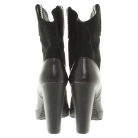 Hogan Leather Bootees