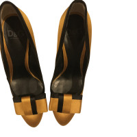 Dolce & Gabbana Pumps/Peeptoes aus Seide in Gold