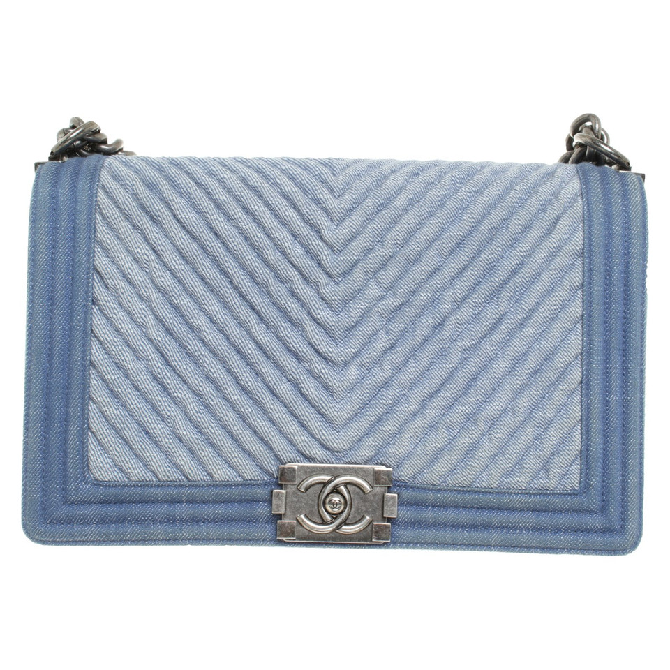 Chanel Boy New Medium in Blauw