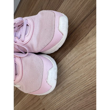 Adidas Chaussures de sport en Toile en Rose/pink