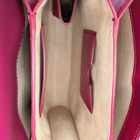 Giorgio Armani Handtasche aus Lackleder in Fuchsia