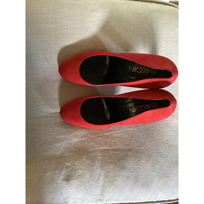 Marc Cain Pumps/Peeptoes Suede in Red