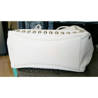 Moschino Love Schultertasche in Creme