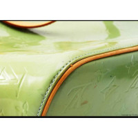 Louis Vuitton Houston aus Lackleder in Grün