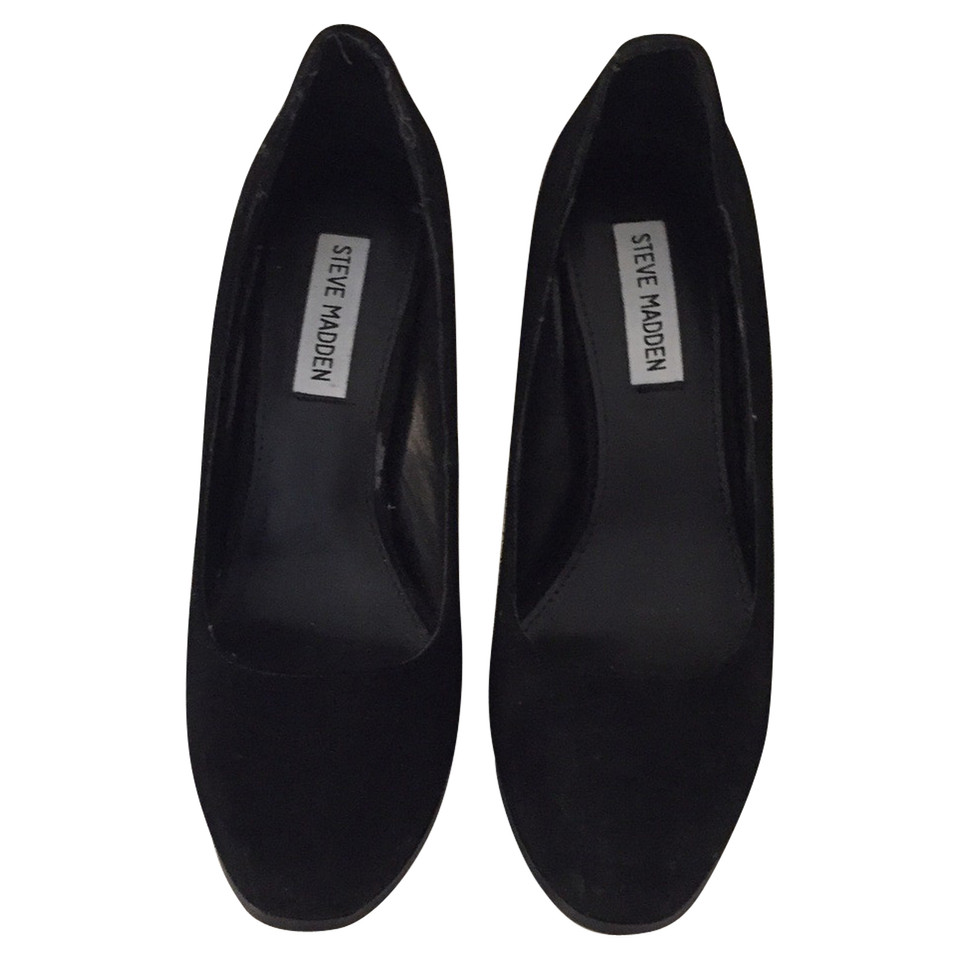 Steve Madden Pumps/Peeptoes aus Wildleder in Schwarz