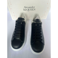 Alexander McQueen Sneakers aus Leder in Schwarz