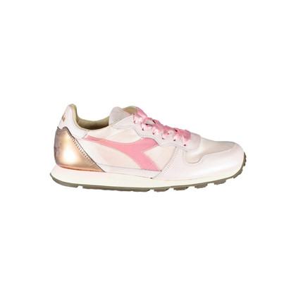 Diadora Trainers in Pink