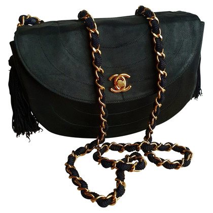 Chanel Flap Bag in Seta in Nero