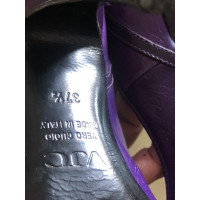 Versace Pumps/Peeptoes Leather in Violet