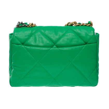 Chanel Chanel 19 Leather in Green
