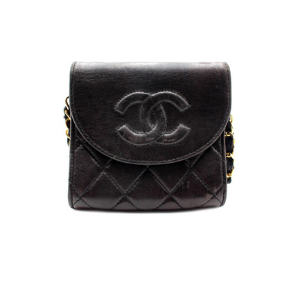 Chanel Clutch aus Leder in Schwarz