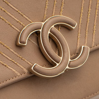 Chanel Umhängetasche aus Leder in Beige