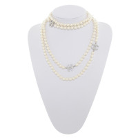 Chanel Collana di perle con elementi logo