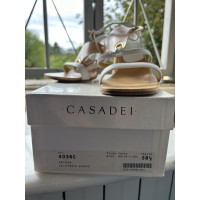 Casadei Sandalen aus Leder in Beige