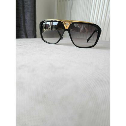 Louis Vuitton Sunglasses in Black